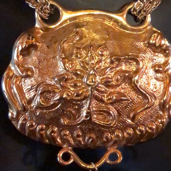 Art Nouveau Gold Tone Necklace With Black Accent Bead - Picture 3 of 12